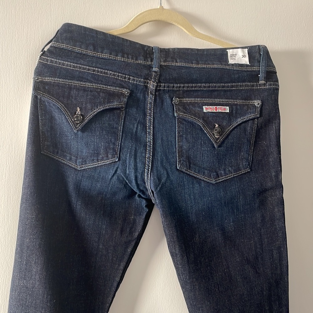 Classic HUDSON JEAN.  LNWT Mid-Rise baby boot cut size 30.